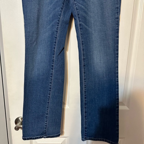 Levi’s Women’s 505 Straight Leg Denim Jeans - Picture 3 of 14